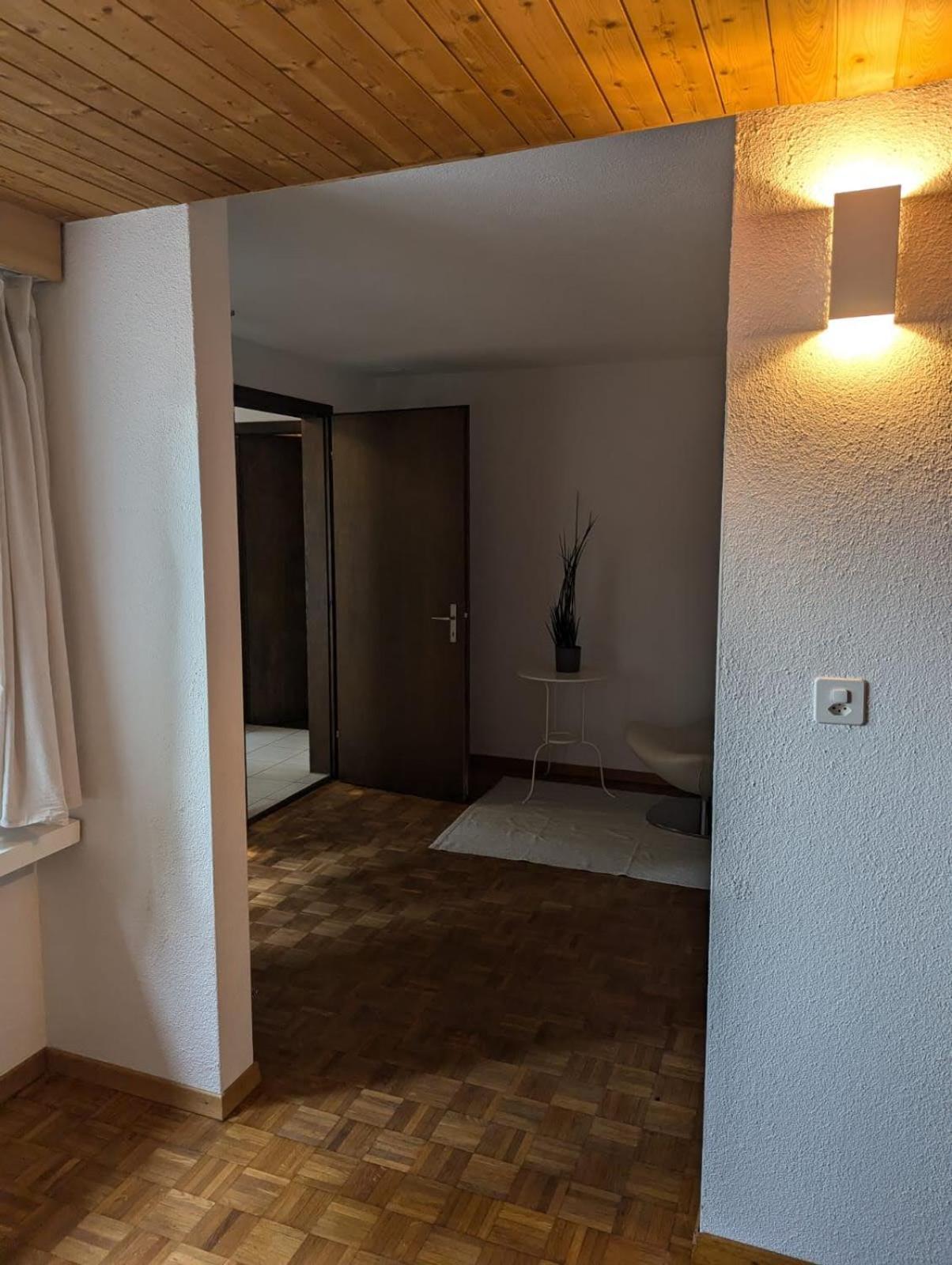Trin 2.5 Zimmerwohnung, Pinut מראה חיצוני תמונה